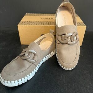Ilse Jacobsen Beige Loafers with Chunky Chain